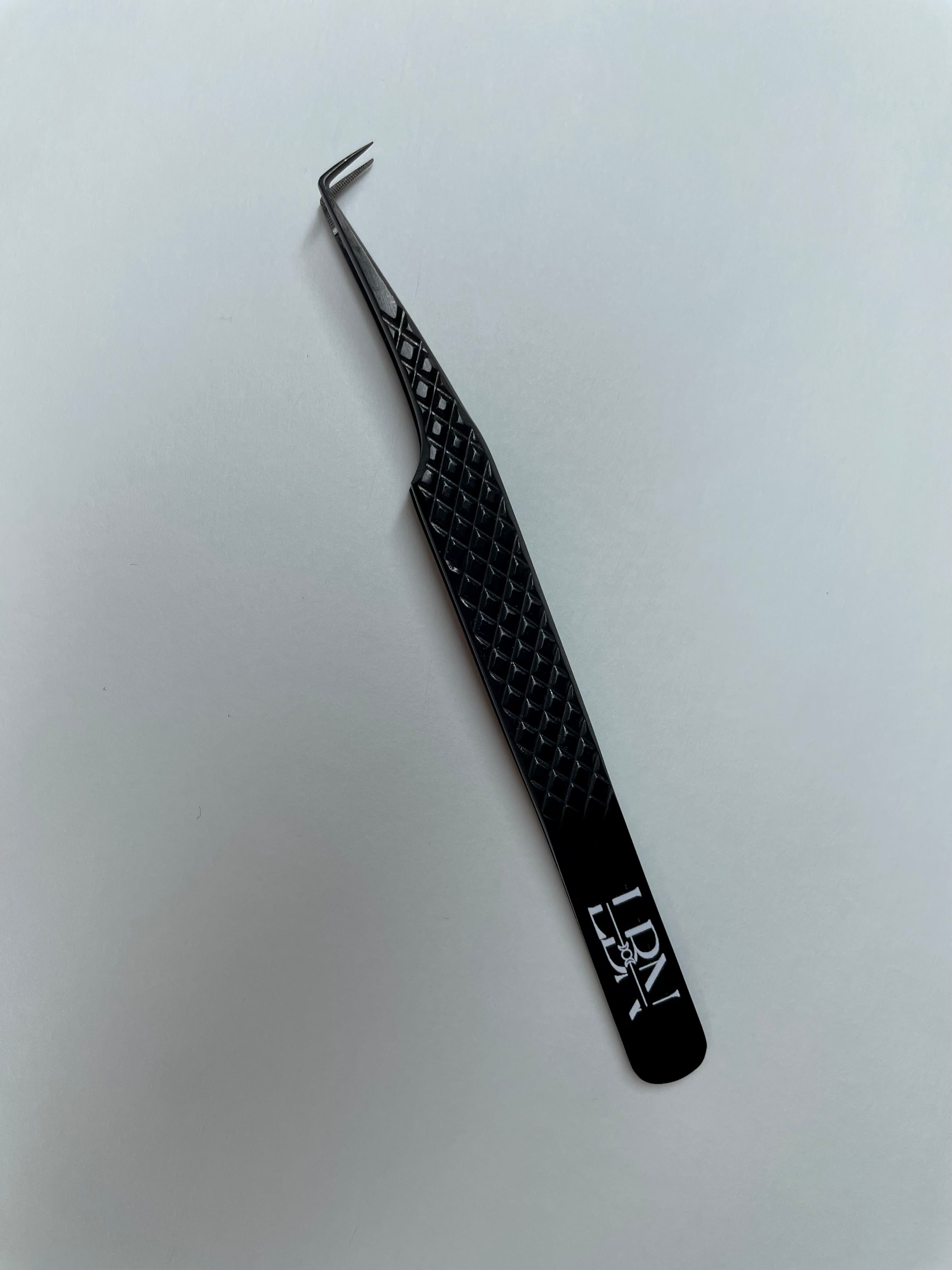90 Degree Volume Tweezer (Charcoal Black Collection)