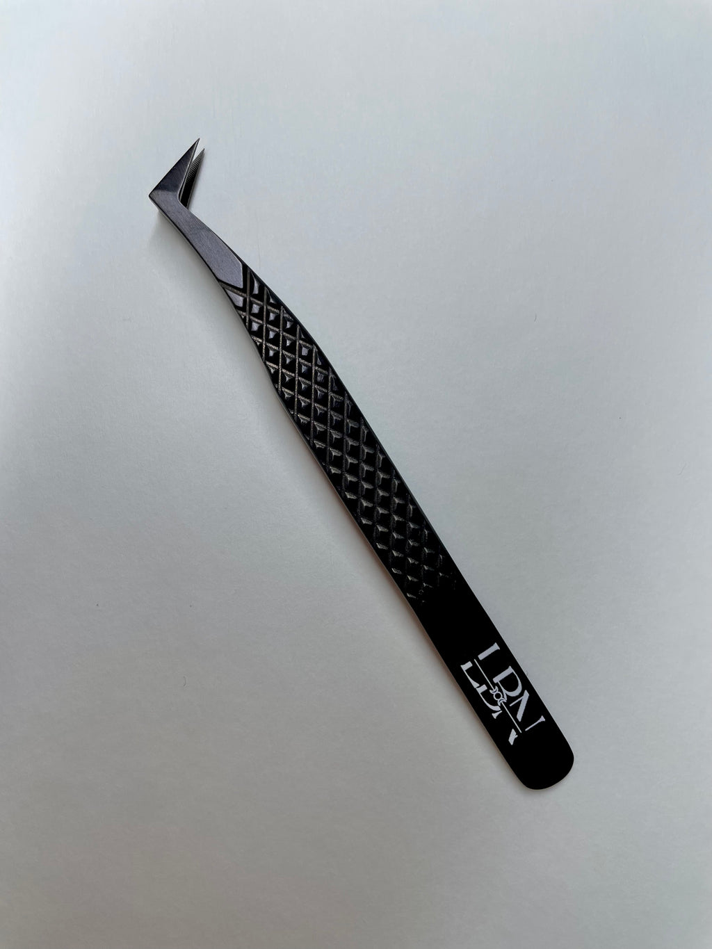 Flat Boot Volume Tweezer (Charcoal Black Collection)